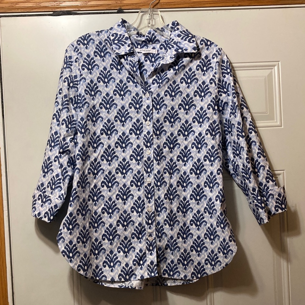 Chico’s Blue and White Patterned Button-Up Shirt 4